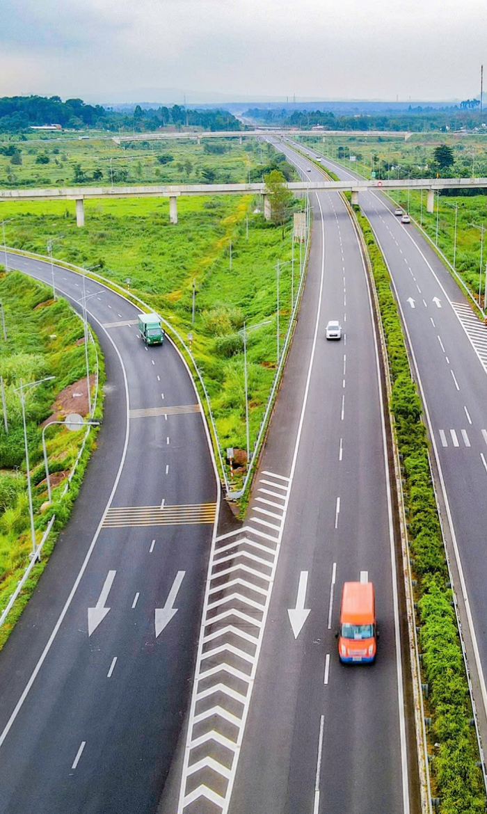 Đầu tư và Phát triển Hạ tầng